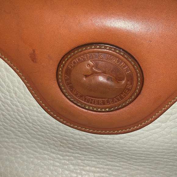 Vintage Gently Loved Dooney & Bourke All Weather Pebbled Leather Crossbody - Picture 2 of 12